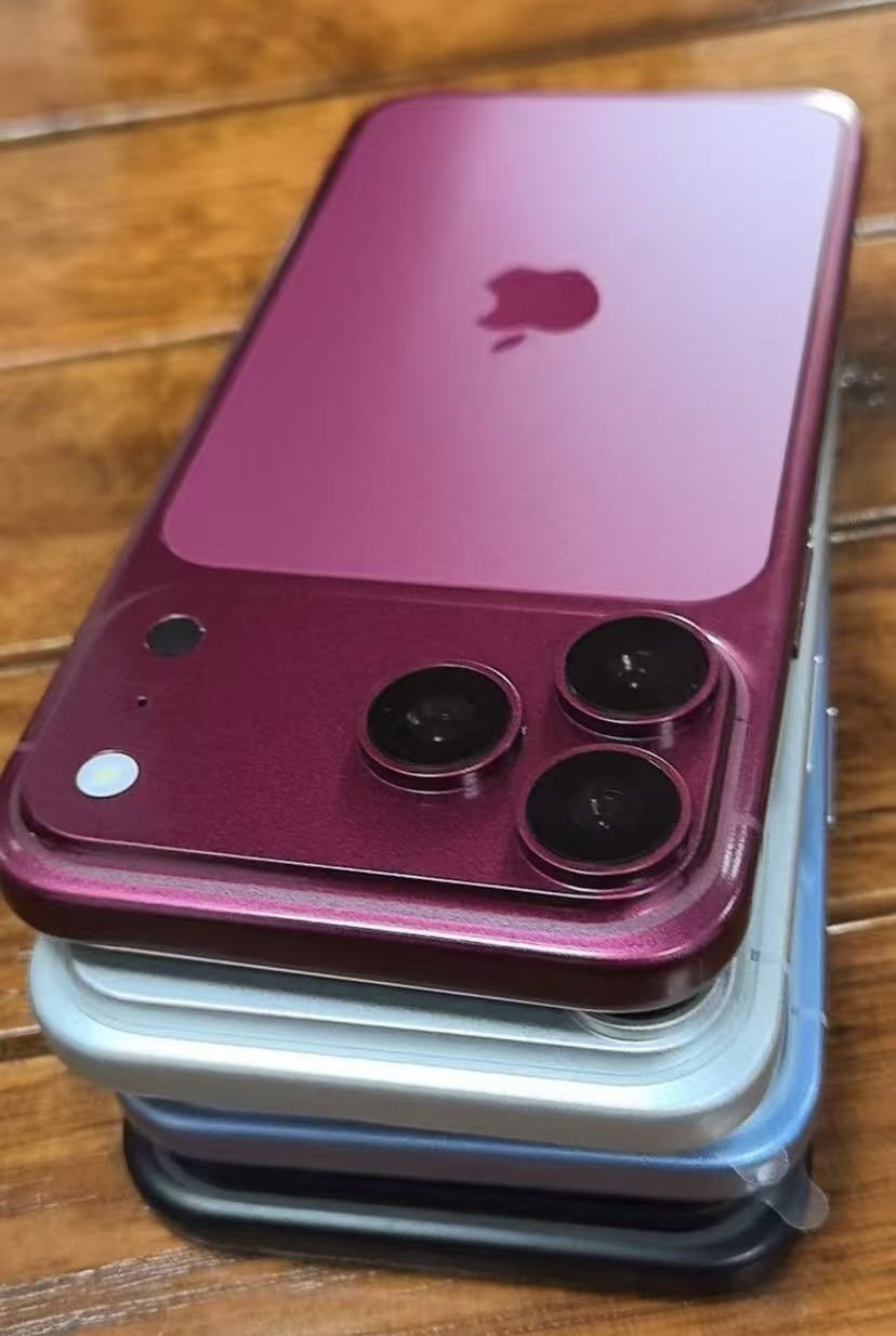 Макеты iPhone 18 Pro 2026: Dark Cherry, серебро, голубой и чёрный